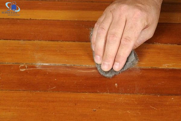 Những mẹo hay nhất để xử lý vết xước sàn gỗ 