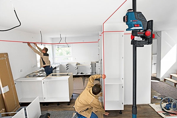 Cách lắp tủ bếp treo tường bằng máy cân bằng tia laser CHI TIẾT NHẤT
