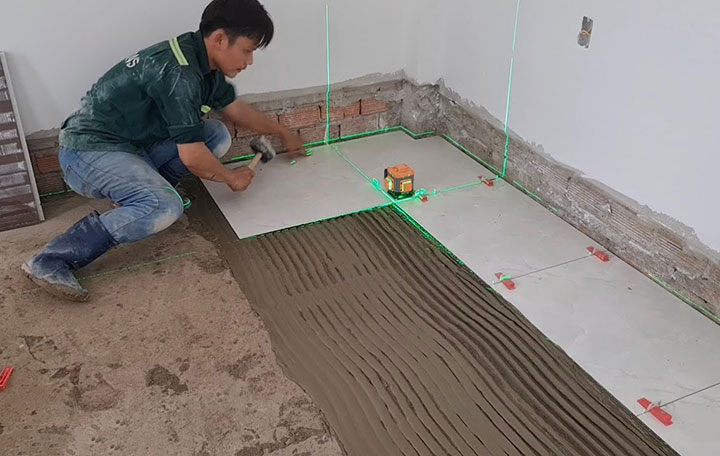 Cách lát gạch nền nhà bằng máy cân bằng laser