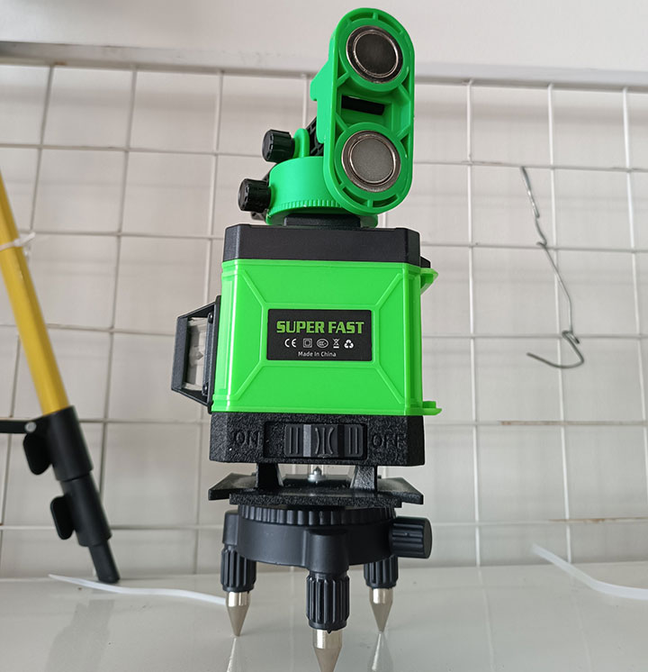 Máy cân bằng laser 12 tia xanh