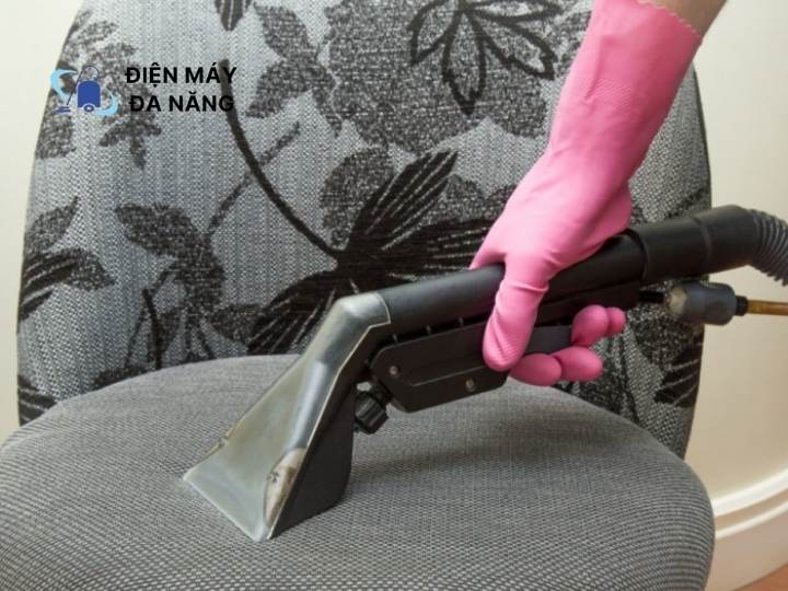Vệ sinh ghế xoay nỉ hoặc vải
