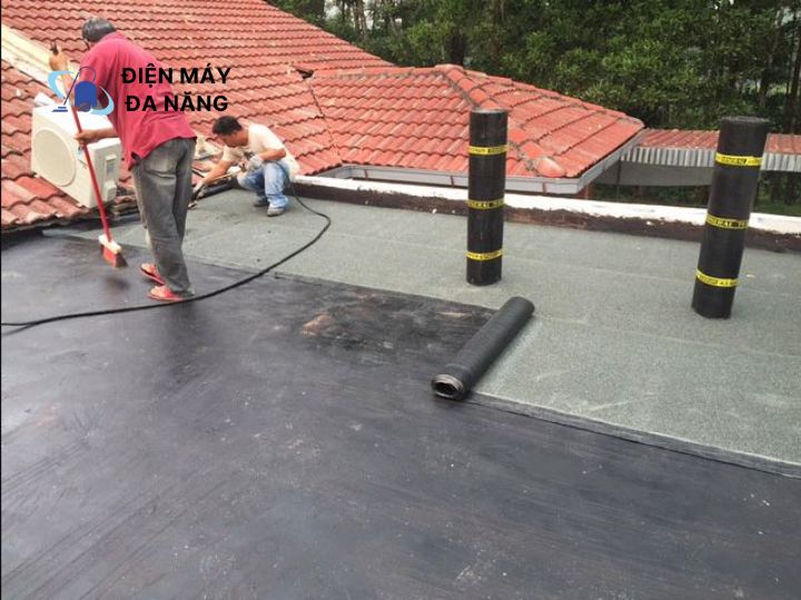 Lưu ý khi chống ẩm sàn bê tông mùa mưa