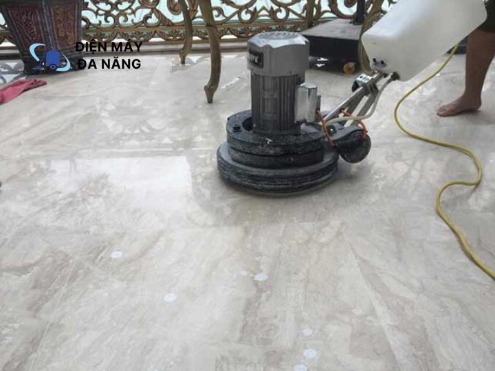 Lưu ý khi xử lý vết xước và đánh bóng đá marble