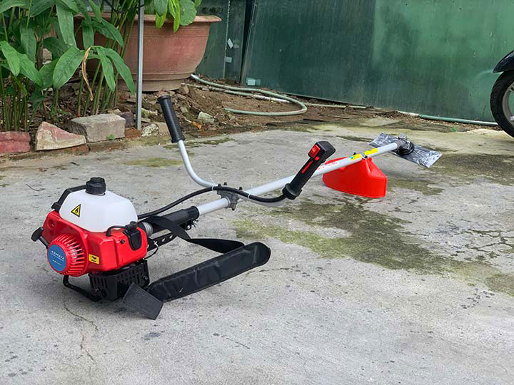 Cách nhận biết máy cắt cỏ pha nhiên liệu đúng tỷ lệ
