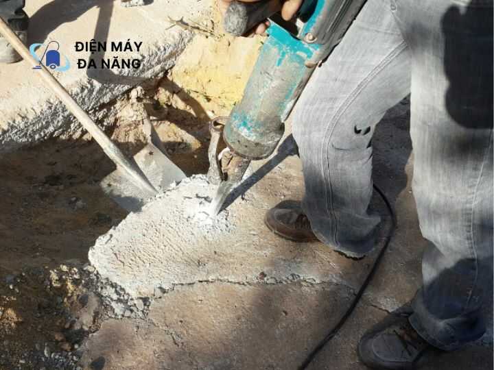 Sửa máy bị kẹt mũi đục
