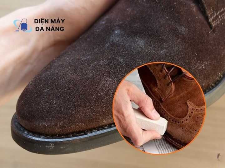 Tẩy mốc bằng cục tẩy