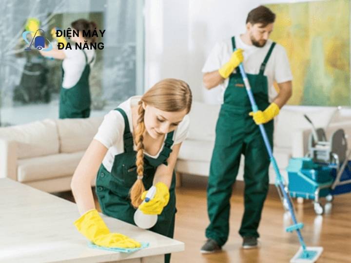 Vệ sinh sàn nhà kỹ càng từ trên xuống dưới