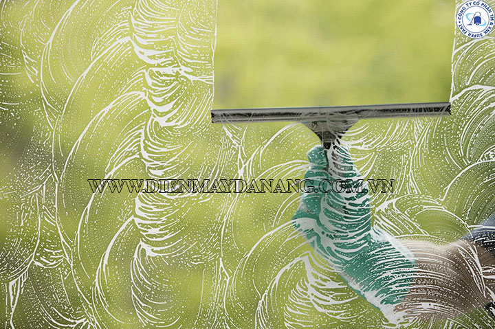 Cây gạt nước đa năng