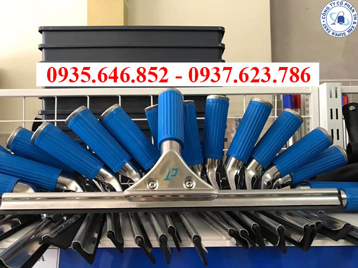 Cây gạt kính tại Đà Nẵng