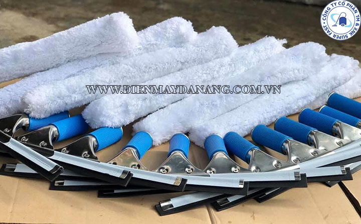 Cây gạt kính và cây lau kính tại đà nẵng