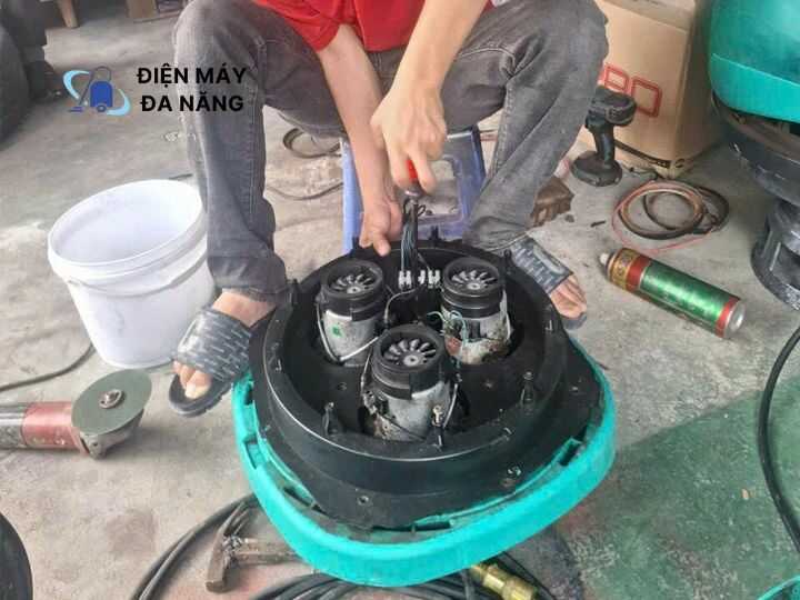 Máy hoạt động bị nóng nhanh và tự ngắt