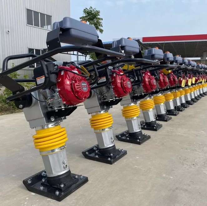 dn-may-dam-coc-hcr110-41 Máy đầm bê tông HCR110