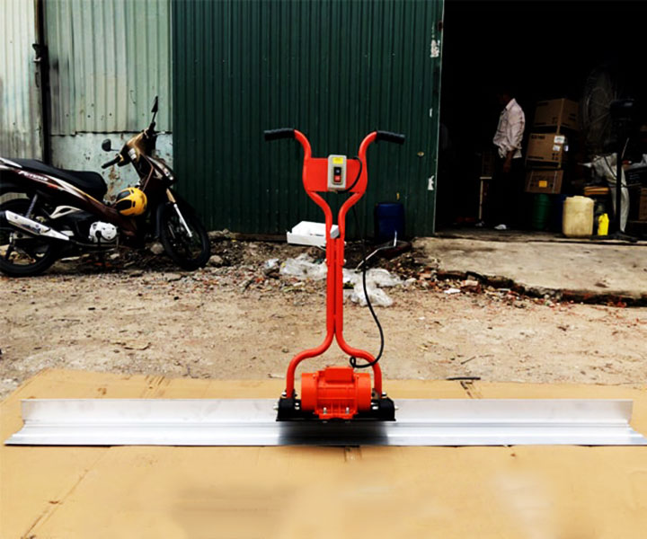 Máy đầm thước bê tông chạy điện