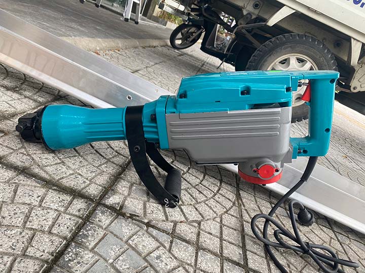 Máy đục bê tông Pusello DH65