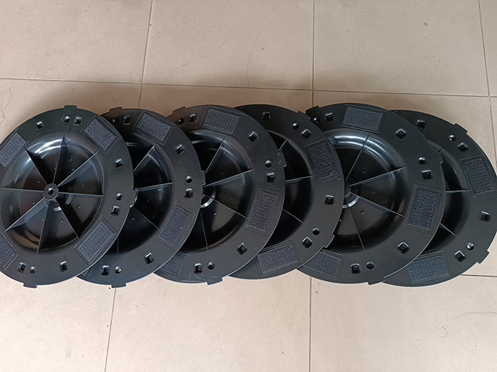 Đế nhựa máy xoa tường cầm tay