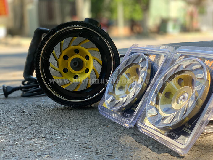 Máy mài tường cầm tay XM150 có thể gắn máy hút bụi mini