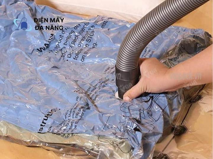 Một số lưu ý khi áp dụng mẹo hút chân không bằng máy hút bụi
