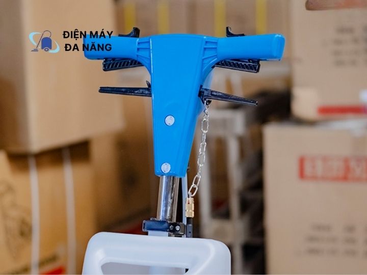 Cần điều khiển máy chà sàn Đặc điểm nổi bật của cần điều khiển máy chà sàn