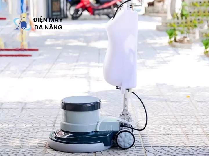 Những lưu ý quan trọng khi sử dụng máy chà sàn SC-004