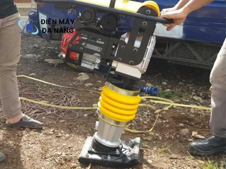 Máy đầm cóc chạy xăng dễ vận hành