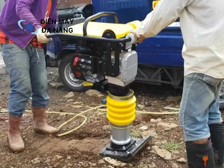 Lưu ý quan trọng khi vận hành máy đầm cóc ETR 80H