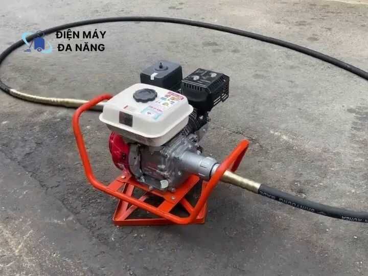 Đầm dùi bê tông