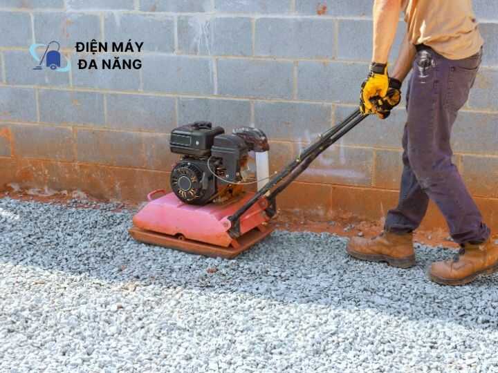 Máy đầm bàn