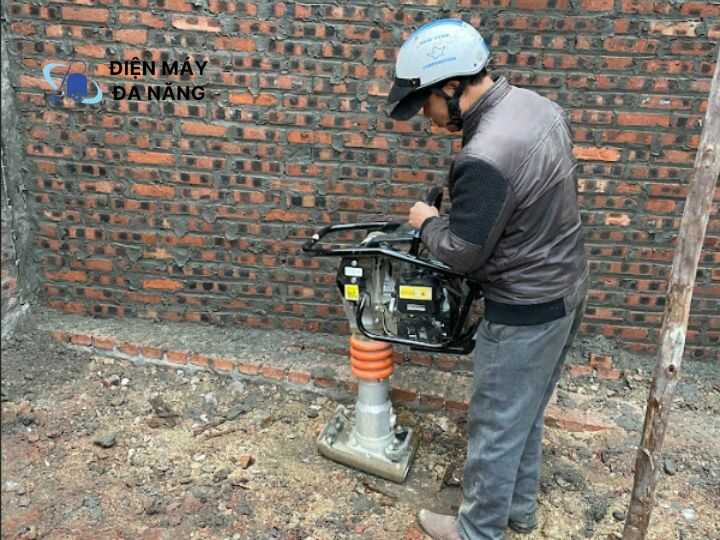 Đầm cóc giúp đầm nền đất