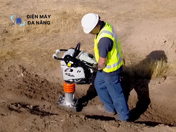 Máy đầm đất