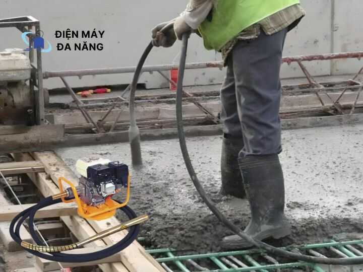 Máy đầm dùi