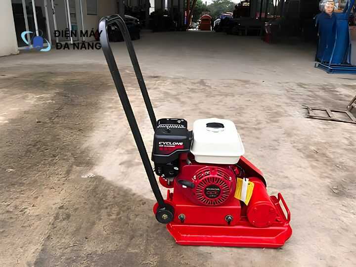 Máy đầm bàn