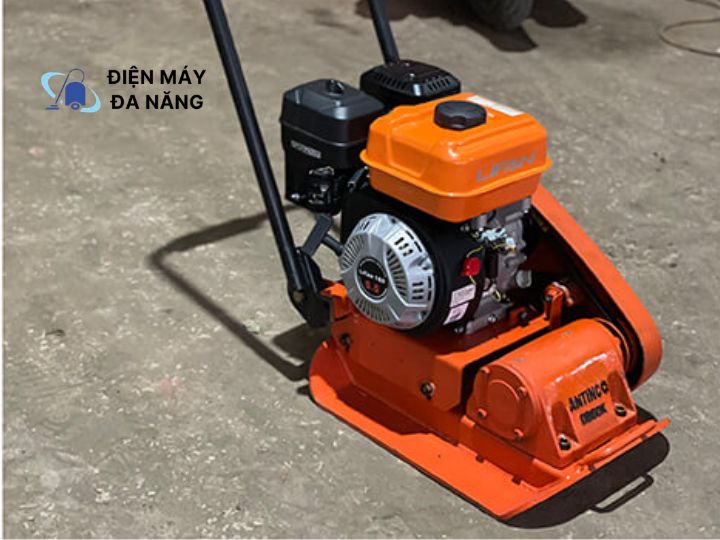 Máy đầm bàn
