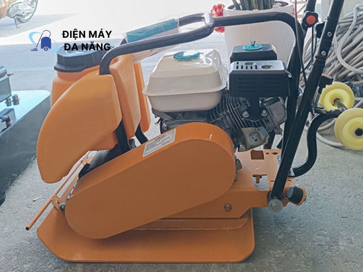 Máy đầm bàn tại Hà Nội