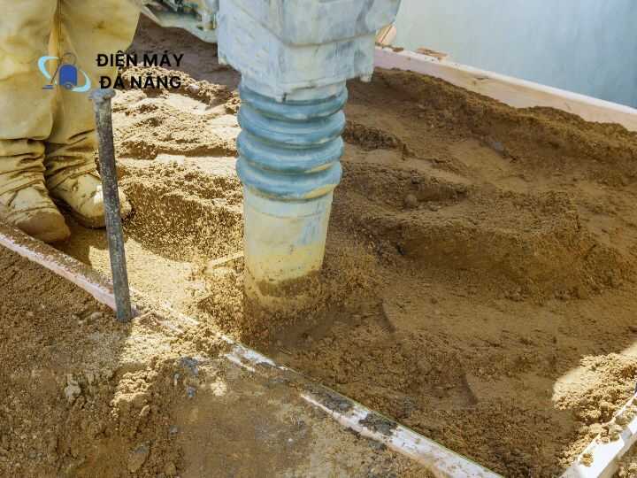 Máy đầm cóc