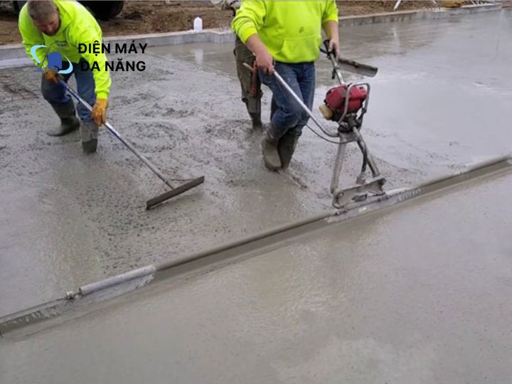 Máy đầm thước tại HCM