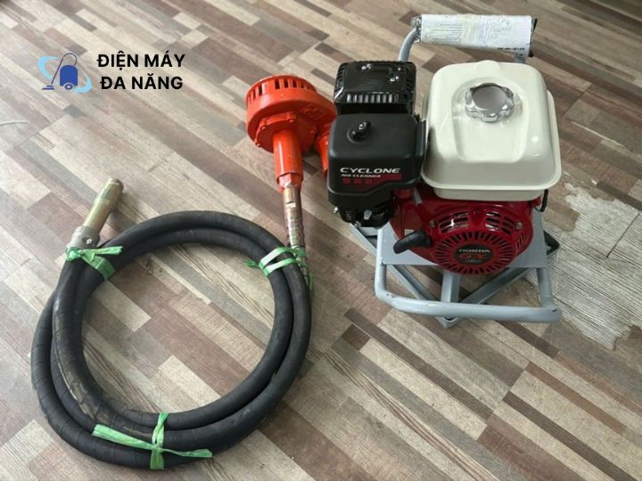 Đầm dùi bê tông tại HCM