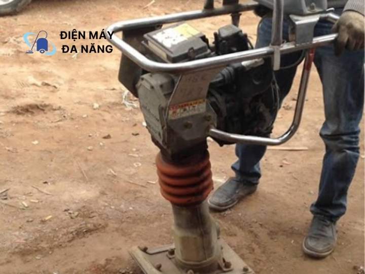 Vì sao nên chọn máy đầm chất lượng khi thi công
