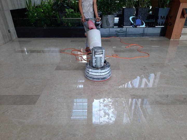 Đánh bóng bề mặt sàn
