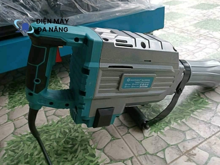 Máy đục bê tông loại lớn