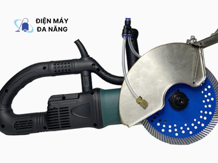 Lưỡi cắt bê tông bị kẹt hoặc quay không đều