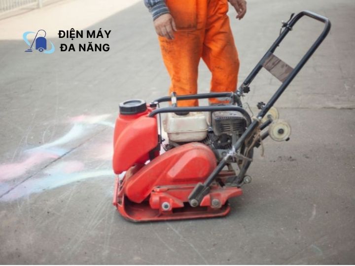 Máy đầm bàn chạy điện