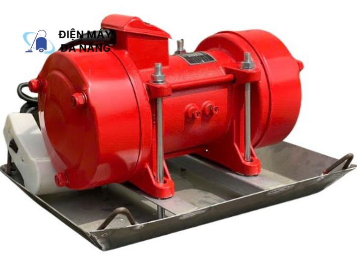 Những lưu ý quan trọng khi sử dụng máy đầm bàn bê tông 
