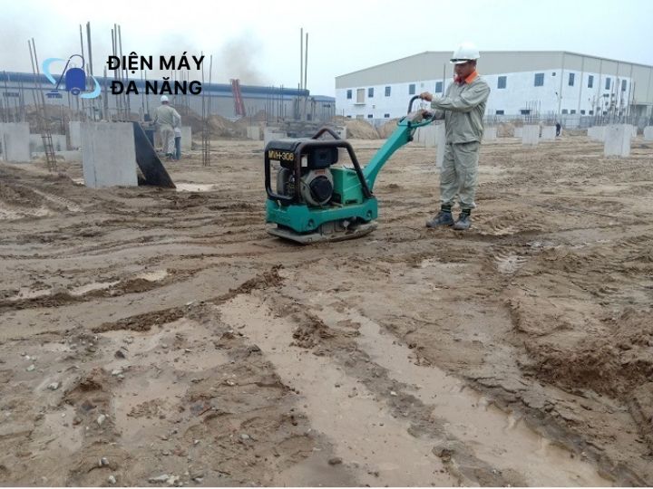 Hướng dẫn sử dụng máy đầm bàn bê tông hiệu quả
