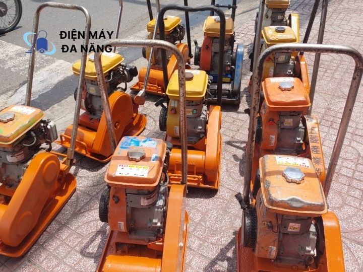 Điện Máy Đa Năng nơi cung cấp các mẫu máy đầm bàn uy tín
